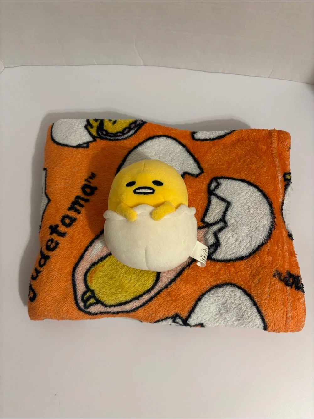 Gudetama the Lazy Egg Plush w/ Gudetama Blanket